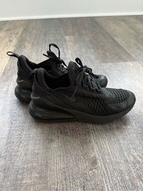 Nike Air Max 270 Triple Black Sneakers BQ5776-001 Kids 4Y